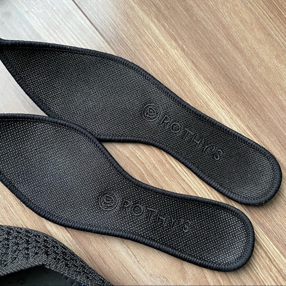 Rothy’s Black Honeycomb Point Flats Size 8 - Picture 6 of 12